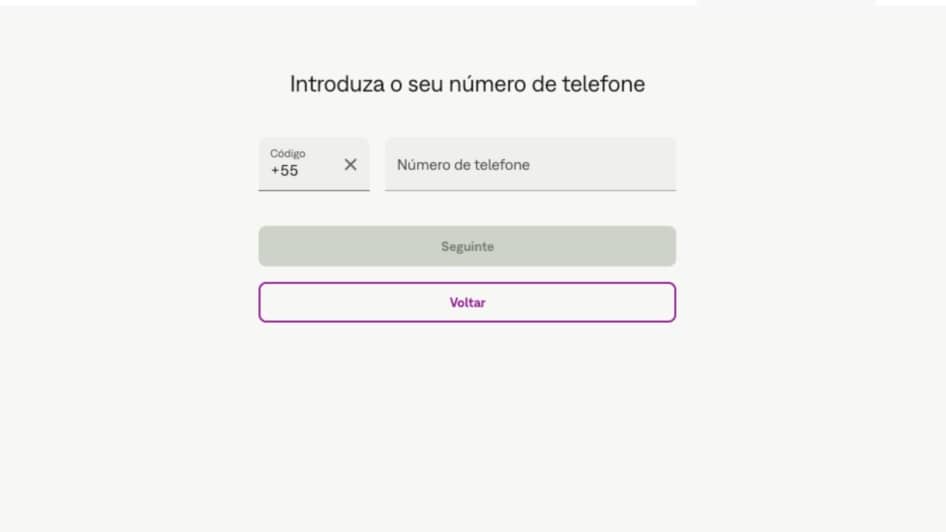 Tela da Skrill solicitando o número de telefone com código +55 para envio de verificação.
