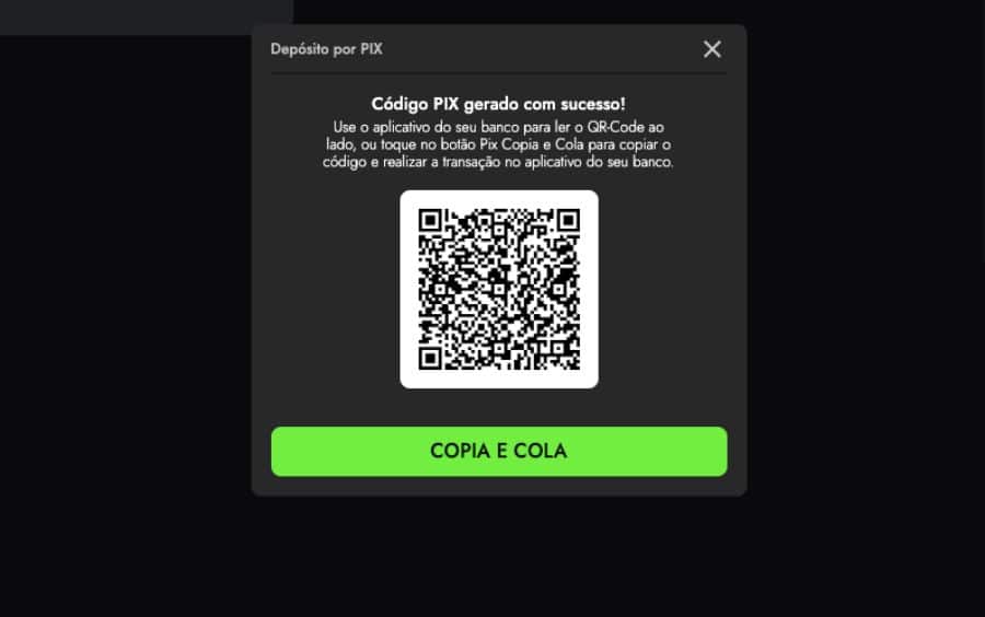 Janela pop-up da Luva Bet mostrando um QR Code PIX gerado para depósito, com a mensagem 'Código PIX gerado com sucesso!' e o botão 'COPIA E COLA'.