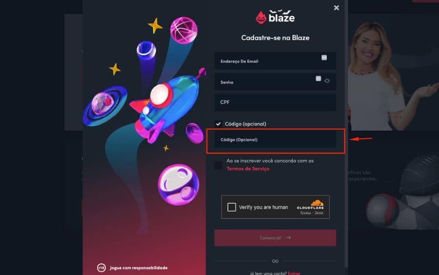 Captura de tela do formulário de cadastro da Blaze, destacando o campo 'Código (opcional)', que é o primeiro método para ativar um código promocional ao criar a conta.