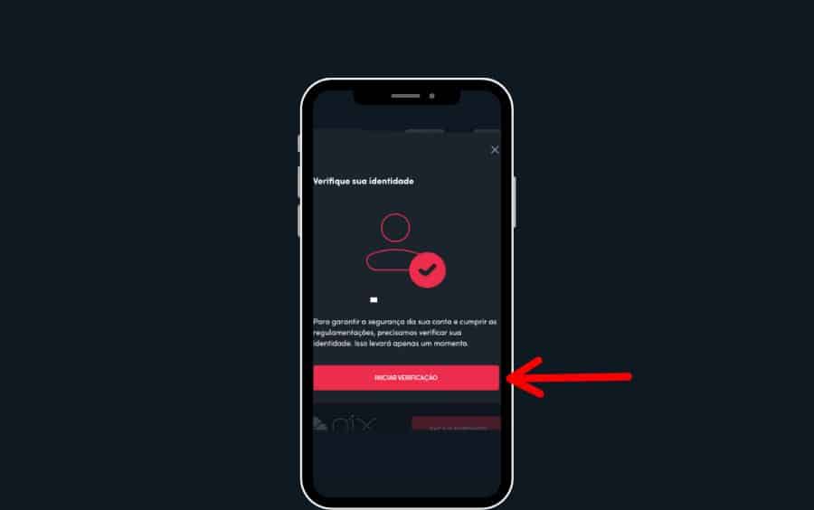 Uma captura de tela do processo de verificação de identidade (KYC) da Blaze, mostrando a tela 'Verifique sua identidade' em um celular, com uma seta vermelha apontando para o botão 'INICIAR VERIFICAÇÃO'.