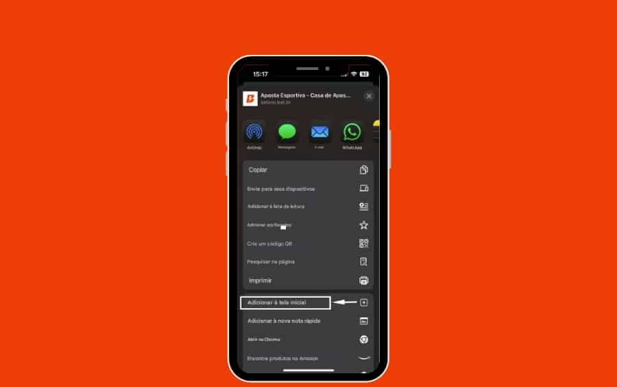 Menu de compartilhamento do iOS aberto, com uma seta destacando a opção "Adicionar à Tela de Início" para instalar o atalho do web app Betano.