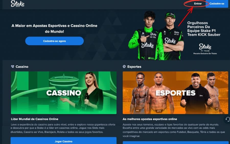 Passo 1 do tutorial de login da Stake, mostrando a página inicial com uma seta vermelha apontando para o botão "Entrar" no canto superior direito.