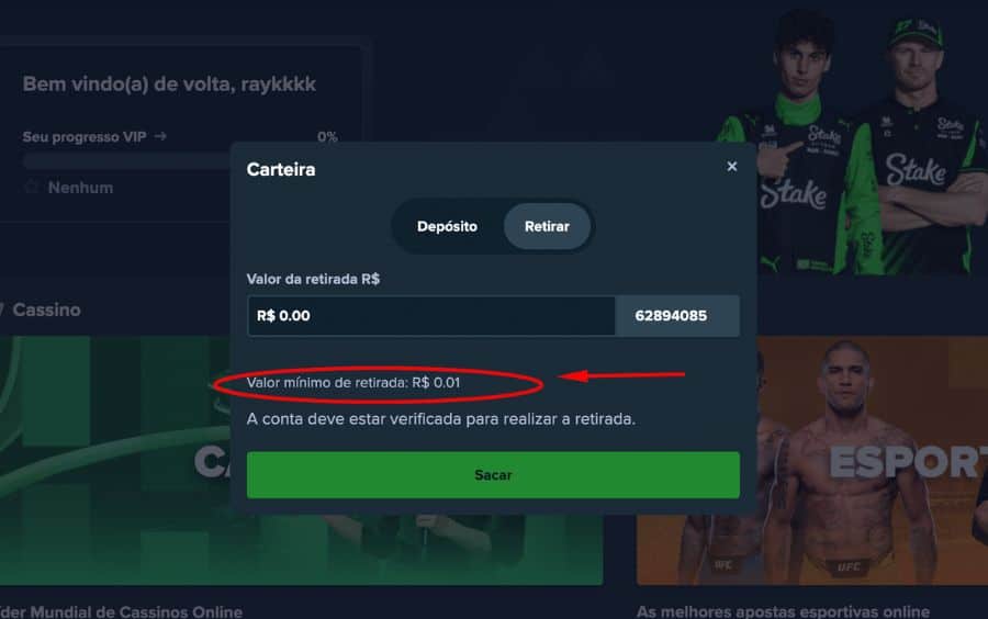 Passo 3 do tutorial de saque da Stake, com a janela da "Carteira" aberta e um círculo vermelho destacando o "Valor mínimo de retirada: R$ 0,01".