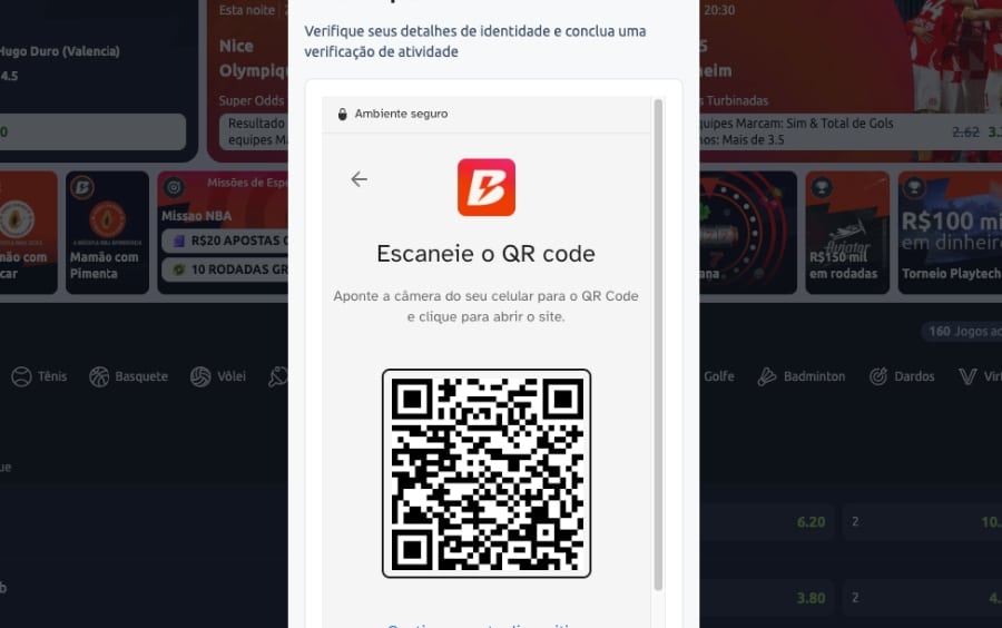 Tela "KYC completo" exibindo um código QR grande para ser escaneado pelo celular e continuar a verificação de identidade.