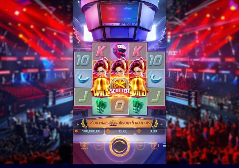 Tela do slot Knockout Riches, com símbolos Wild e Scatter no centro e a mensagem “2 ou mais Scatters ativam 5 ou mais giros grátis”.
