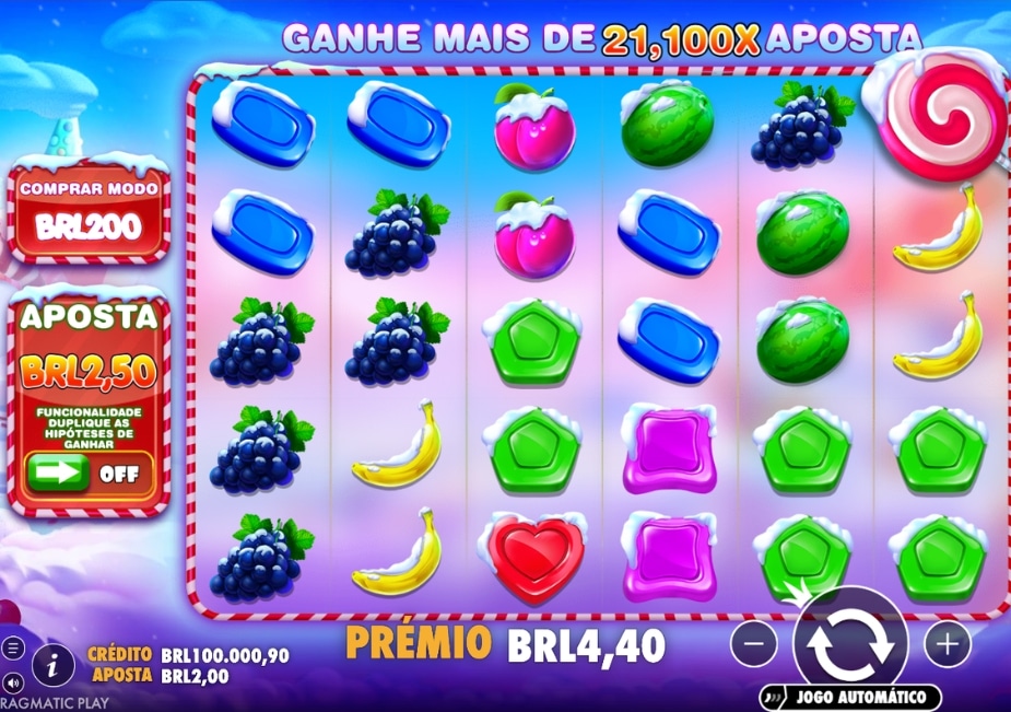 Tela do slot Sweet Bonanza Xmas por Pragmatic Play com frutas, doces coloridos, neve, opção de comprar modo bônus e Ante Bet.