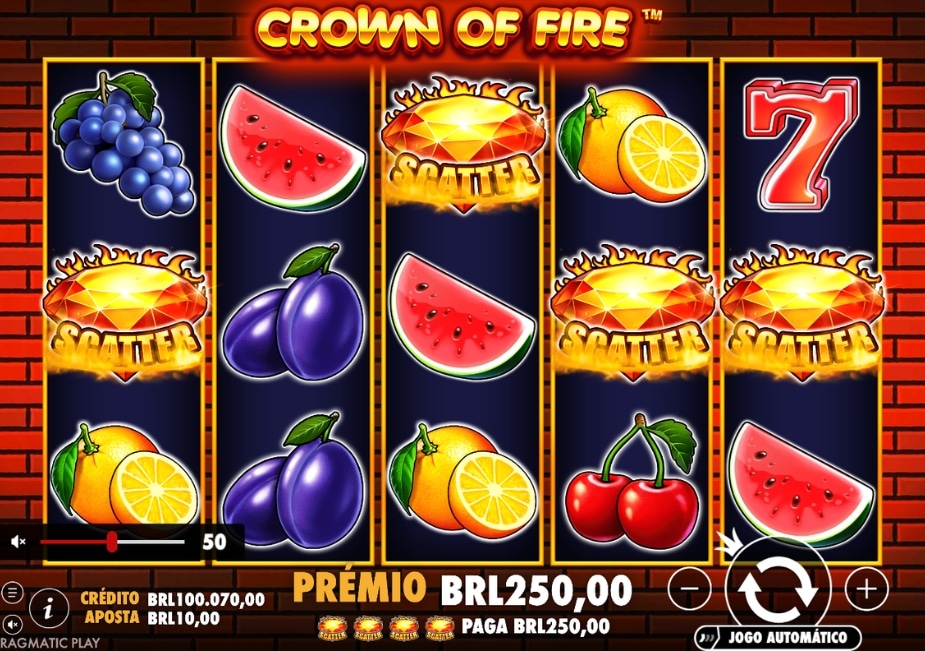 Jogo de caça-níqueis "Crown of Fire" com tema clássico de frutas.