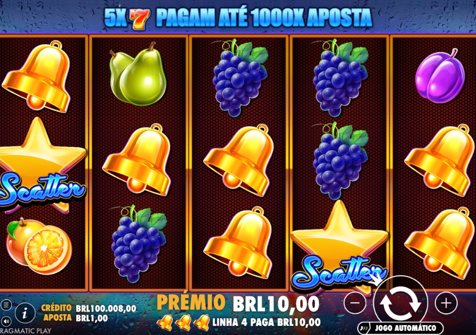 Tela do slot Super 7s com símbolos de frutas, sinos dourados e estrelas SCATTER nos cinco rolos.
