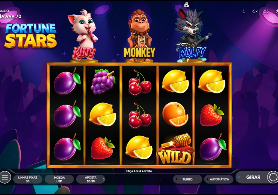 Tela do slot Fortune Stars com Kitty, Monkey e Wolfy acima dos rolos, além de frutas e um microfone Wild.