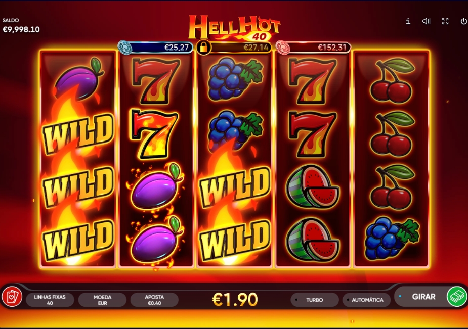 Tela do slot Hell Hot 40 com símbolos de frutas, setes vermelhos e Wilds empilhados em chamas.
