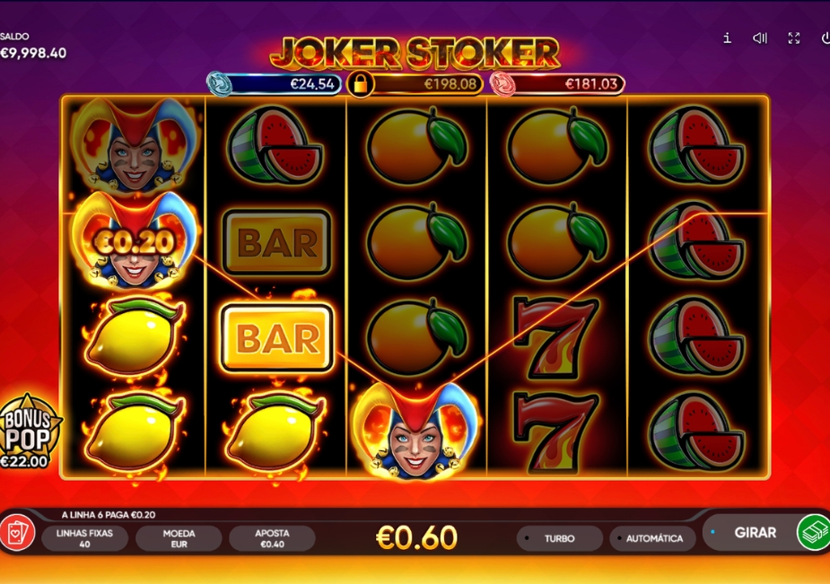 Tela do slot Joker Stoker com cinco rolos, símbolos de frutas, BAR, Sete e Joker em destaque.